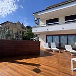 Bellevue * فورميا